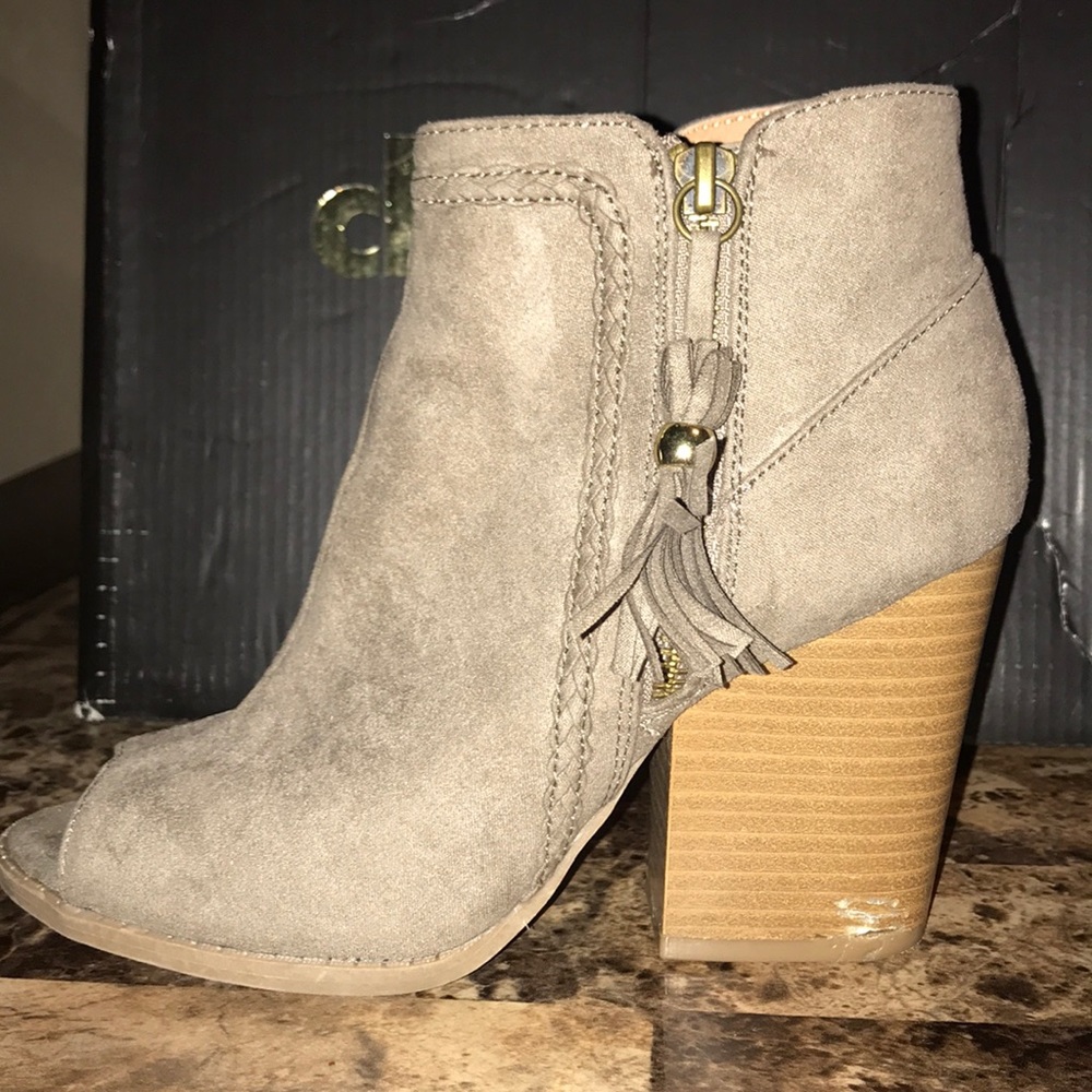 Booties - Picture 4 of 4